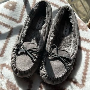 Airwalk Furry Moccasin Slippers Gray Size 8